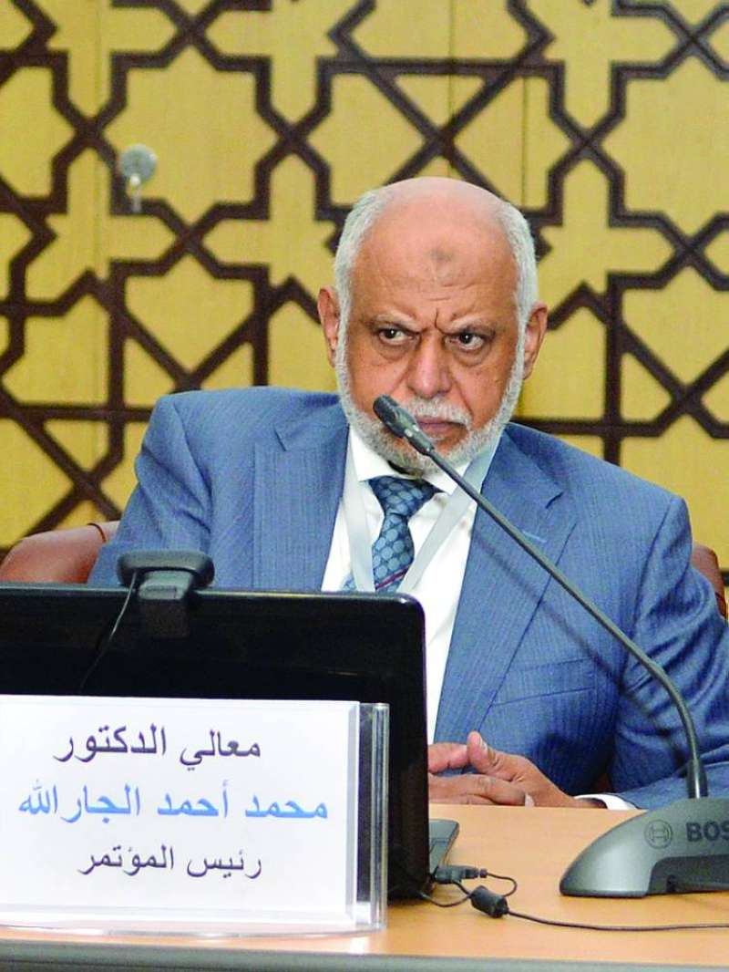 
الجارالله متحدثاً في افتتاح المؤتمر	 (تصوير سعود سالم)
