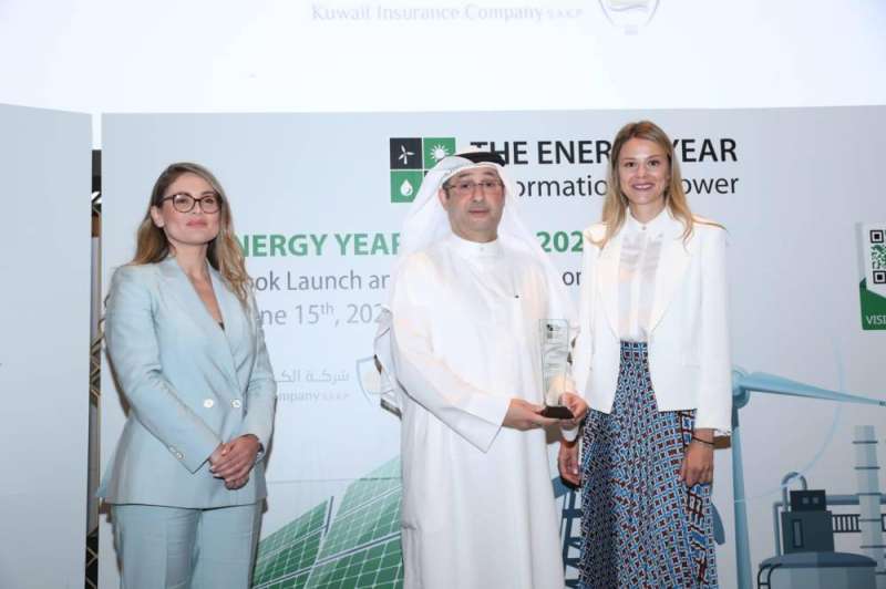 الرئيس التنفيذي لشركة نفط الكويت يفوز بجائزة «شخصية العام» 