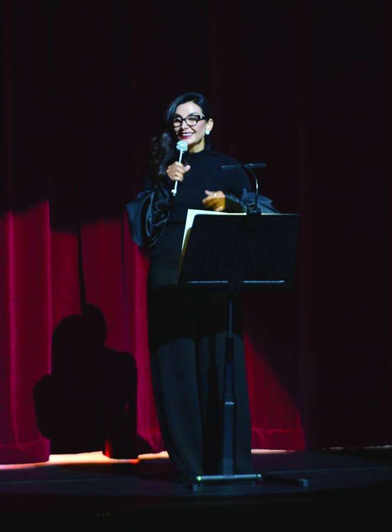 لبنى عبدالعزيز 