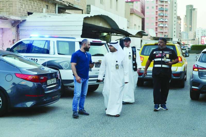 
السبعان متحدثاً للزميل محمد أنور
