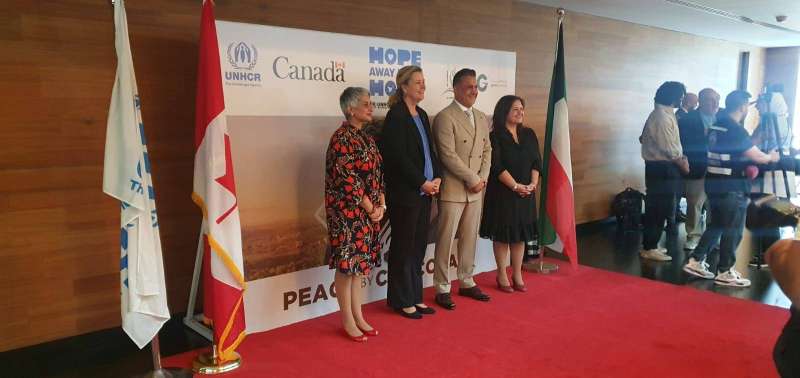 كليمنتس وربيعان ومواني وشادي دالي خلال تواجدهم في صالة عرض الفيلم