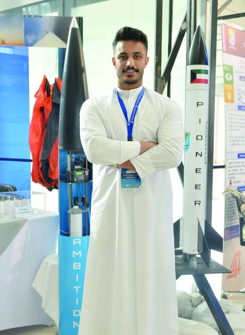 أشكناني بين «بايونير» و«أمبيشين»	 (تصوير سعود سالم)