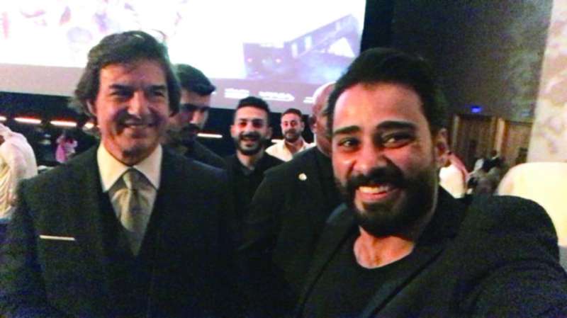 توم كروز مع الزميل علاء محمود 