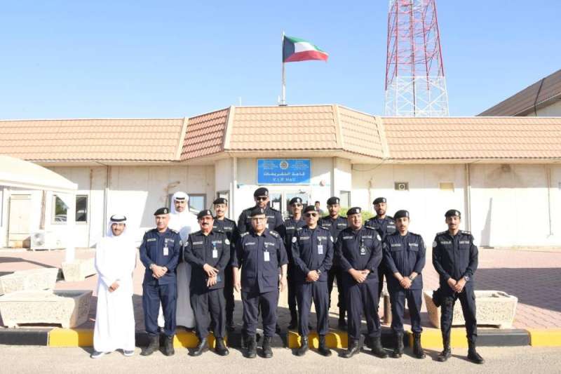 الفريق أنور عبداللطيف البرجس خلال الجولة التفقدية