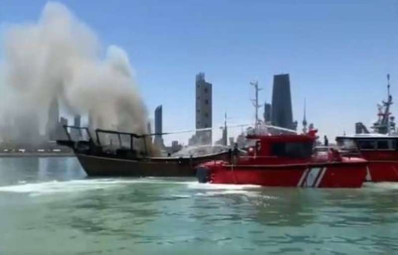 حريق لنج خشب في نقعة الشملان 
 