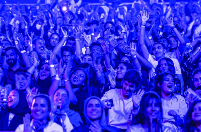 
 تفاعل الجمهور مع بوشعيل