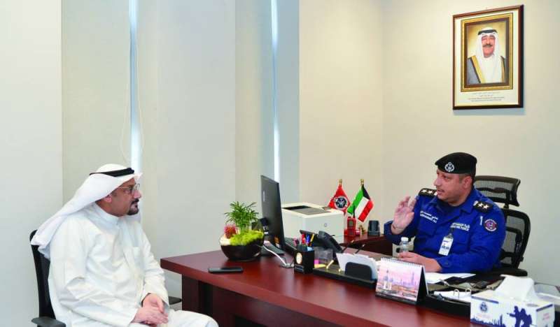 
المرزوقي متحدثا إلى الزميل ناصر الفرحان