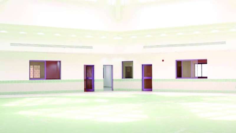 
أحد أروقة المدرسة
