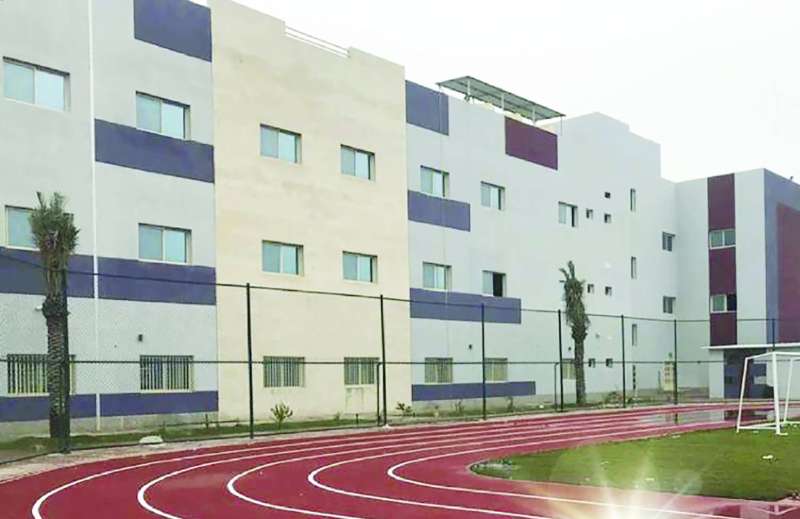 
مرافق رياضية جاهزة في المدارس