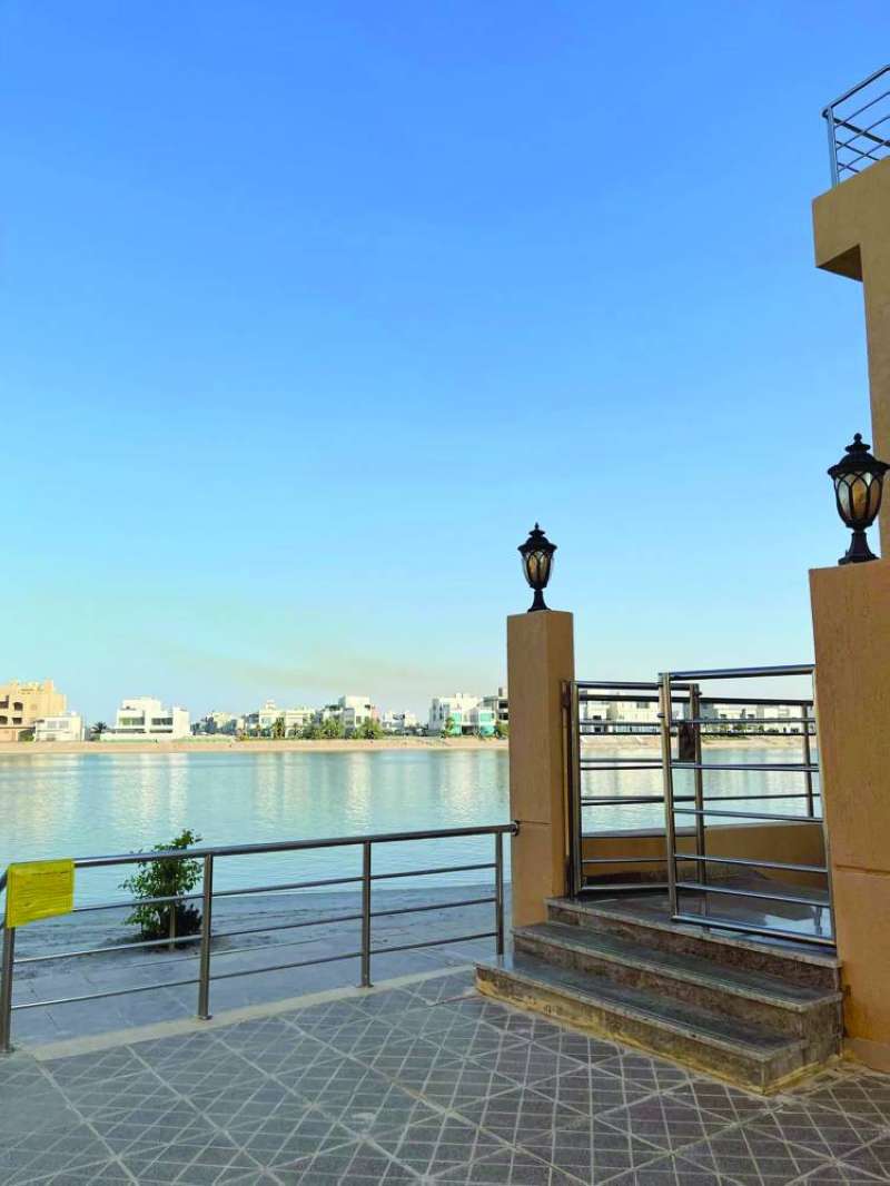 حاجز آخر يمنع الوصول للشاطئ