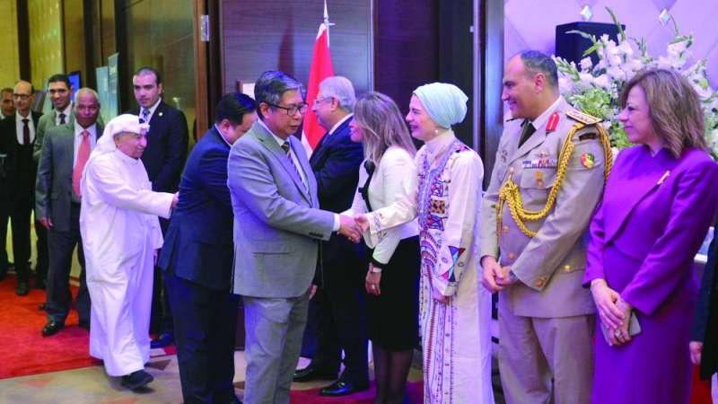 السفير الفيلبيني يقدم التهنئة