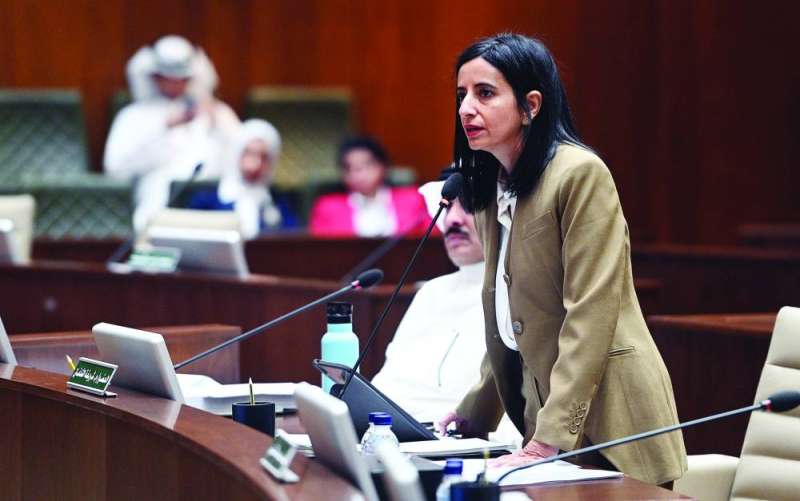 
شريفة الشلفان أثناء مداخلتها في الجلسة
