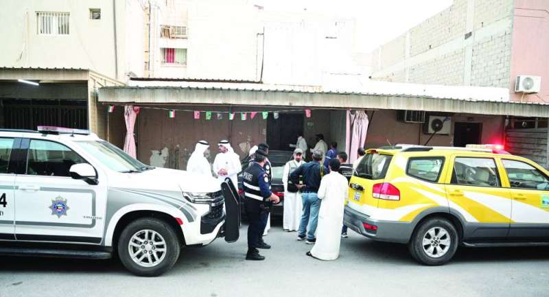 
 جانب من حملة سابقة على سكن للعزاب	 ( تصوير نايف العقلة)
