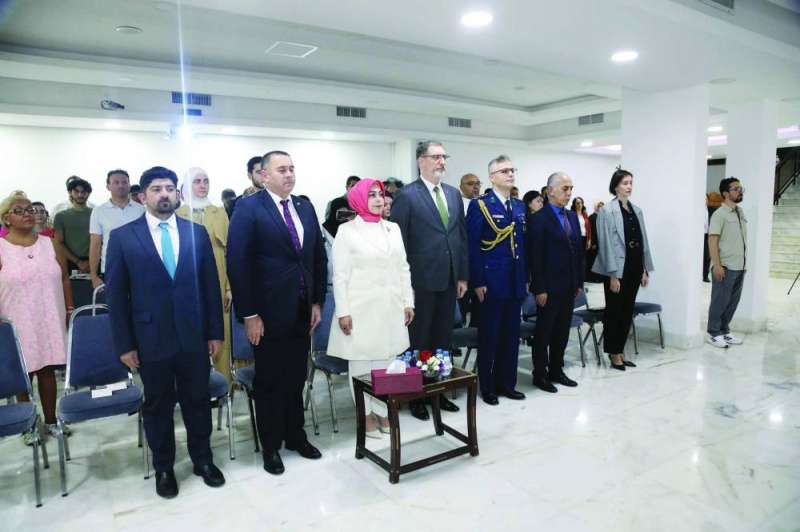 جانب من الحضور في حفل السفارة التركية 