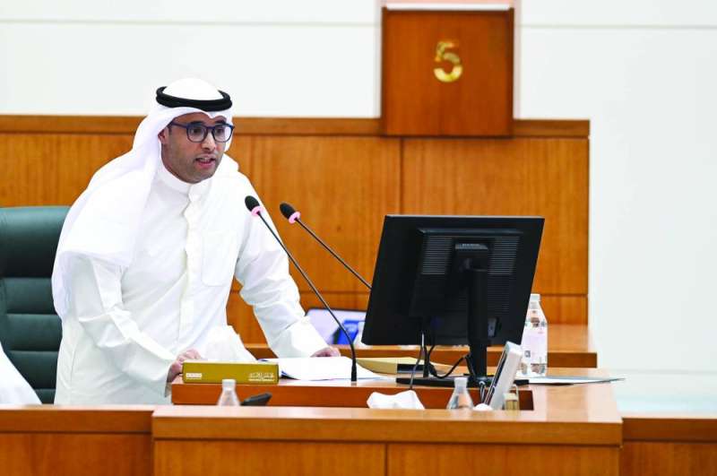 العصيمي يشرح برنامج عمل الحكومة 