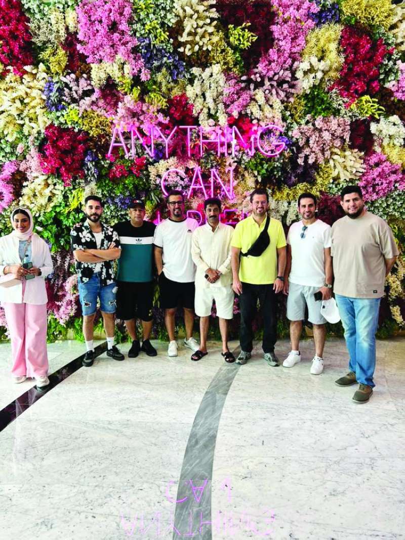 
الفريق الإعلامي يستطلع أجواء «وجهات دبي»
