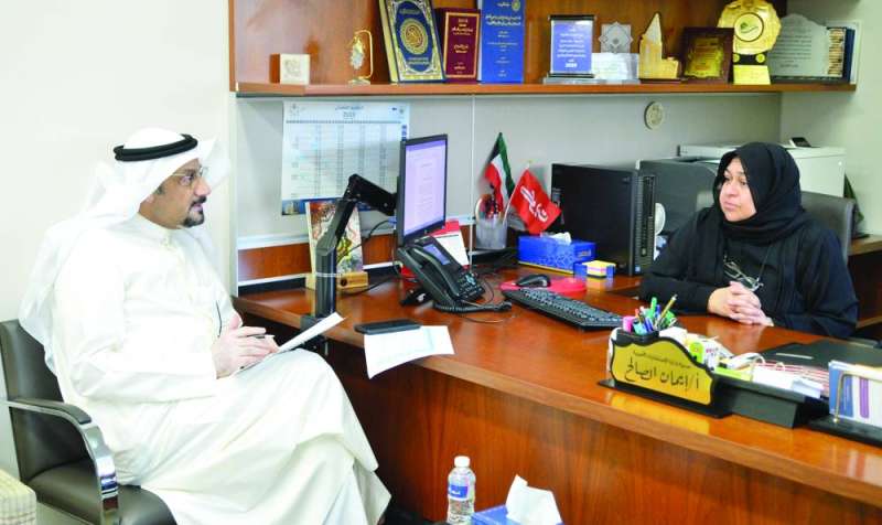 
إيمان الصالح خلال الحوار مع الزميل ناصر الفرحان