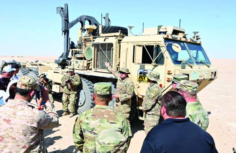 ضابط أميركي يشرح مواصفات العربة