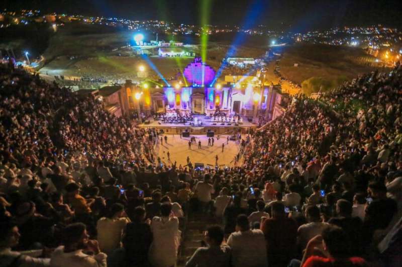 حضور جماهيري كبير ملئ مدرجات «جرش»