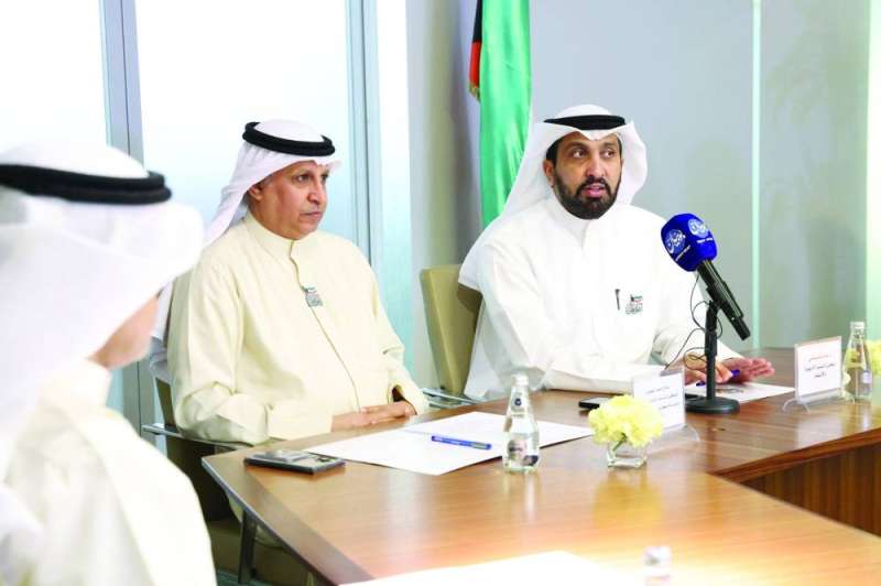 
السليماني متحدثاً في المؤتمر الصحافي المشترك مع العوفان
