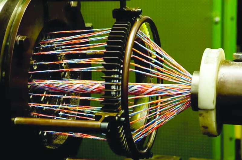 
طلب عالمي متزايد على كيبلات الجهد العالي
