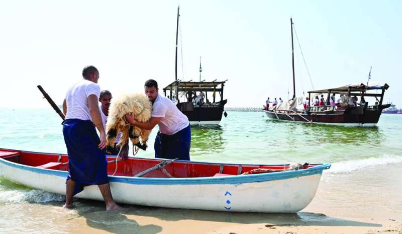 
من العادات المرافقة لرحلة الغوص
