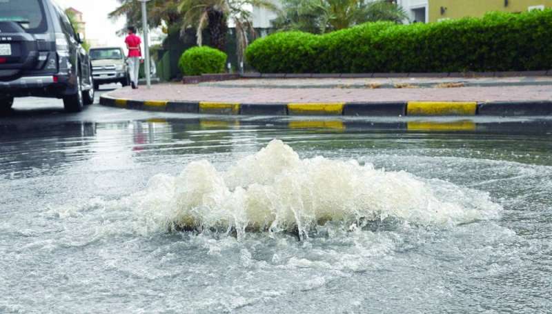 
طفح أحد المناهيل
