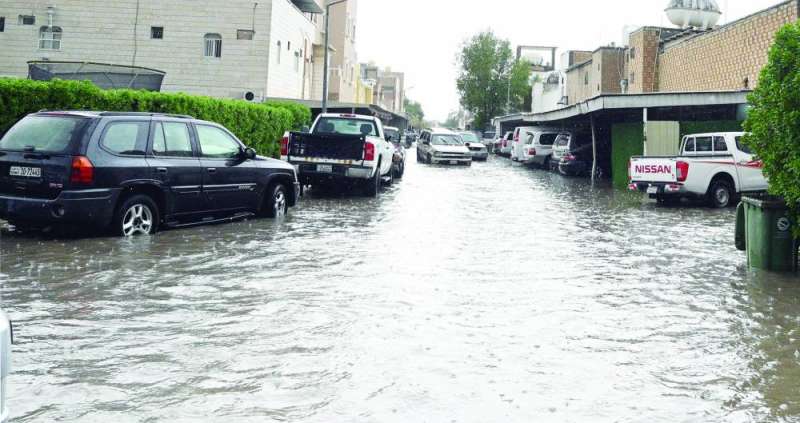 
غرق أحد الشوارع الداخلية في الدوحة (تصوير نايف العقلة)
