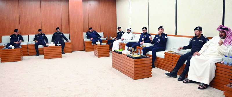 
الرجيب وقيادات أمن المحافظة	(تصوير نايف العقلة)