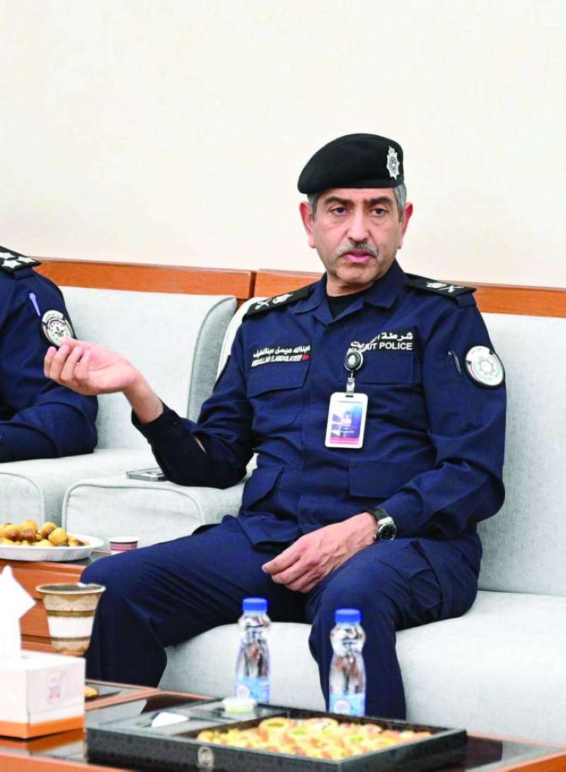 اللواء الرجيب متحدثاً للقيادات الأمنية في المحافظة (تصوير نايف العقلة)