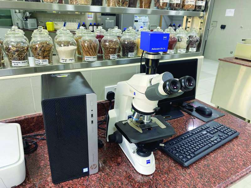 
أجهزة تستخدم في المركز
