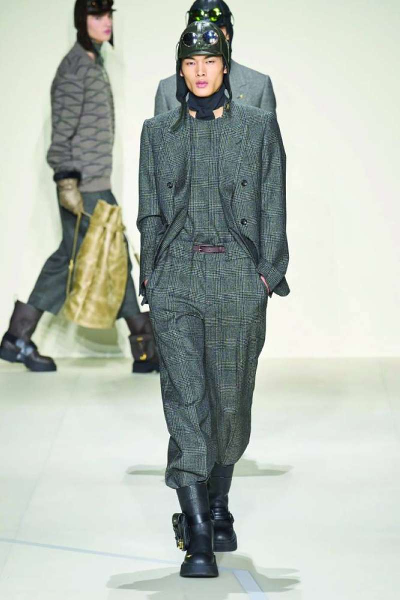 الكاروهات للرجال... موضة تعود 