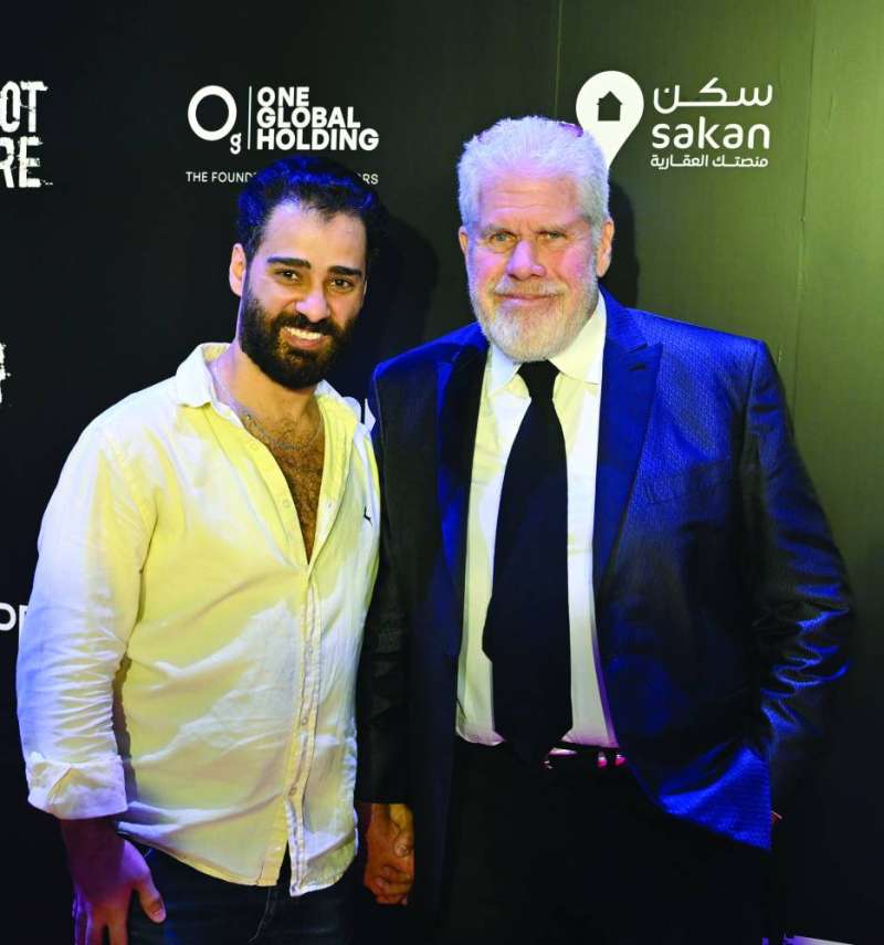 
رون بيرلمان والزميل علاء محمود