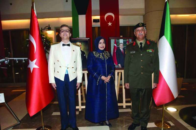 العميد الجسار والسفيرة التركية 