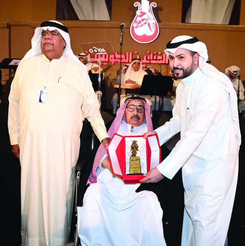 
«شادي الخليج» وأنور عبدالله... يُكرّمان «الراي»
