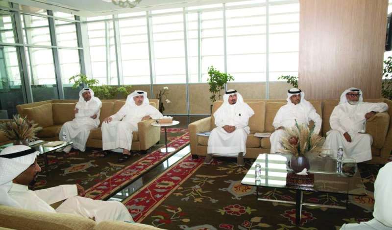 قياديو الوزارة خلال لقائهم الوزير المانع 