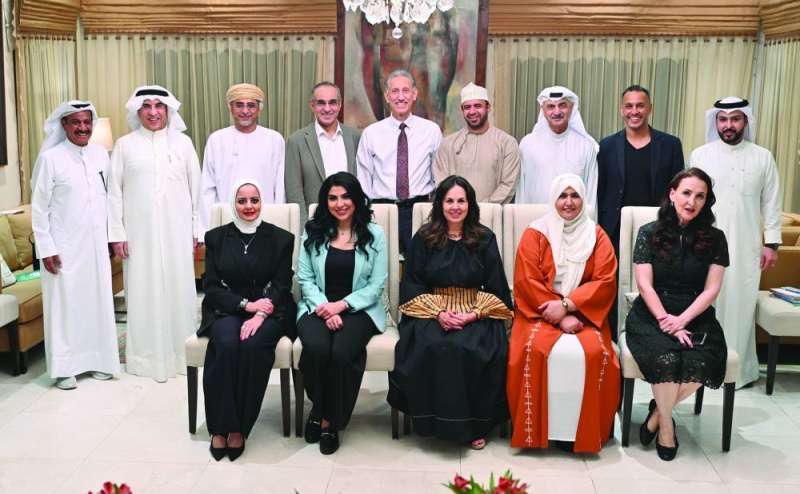 الحضور في لقطة جماعية		(تصوير أسعد عبدالله) 