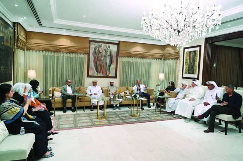 من الجلسة الثقافية 