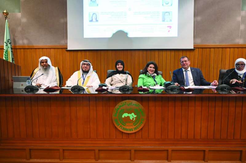 المتحدثون في الملتقى (تصوير أسعد عبدالله)