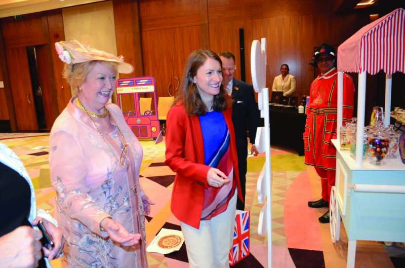 جانب من حفل الشاي الإنكليزي