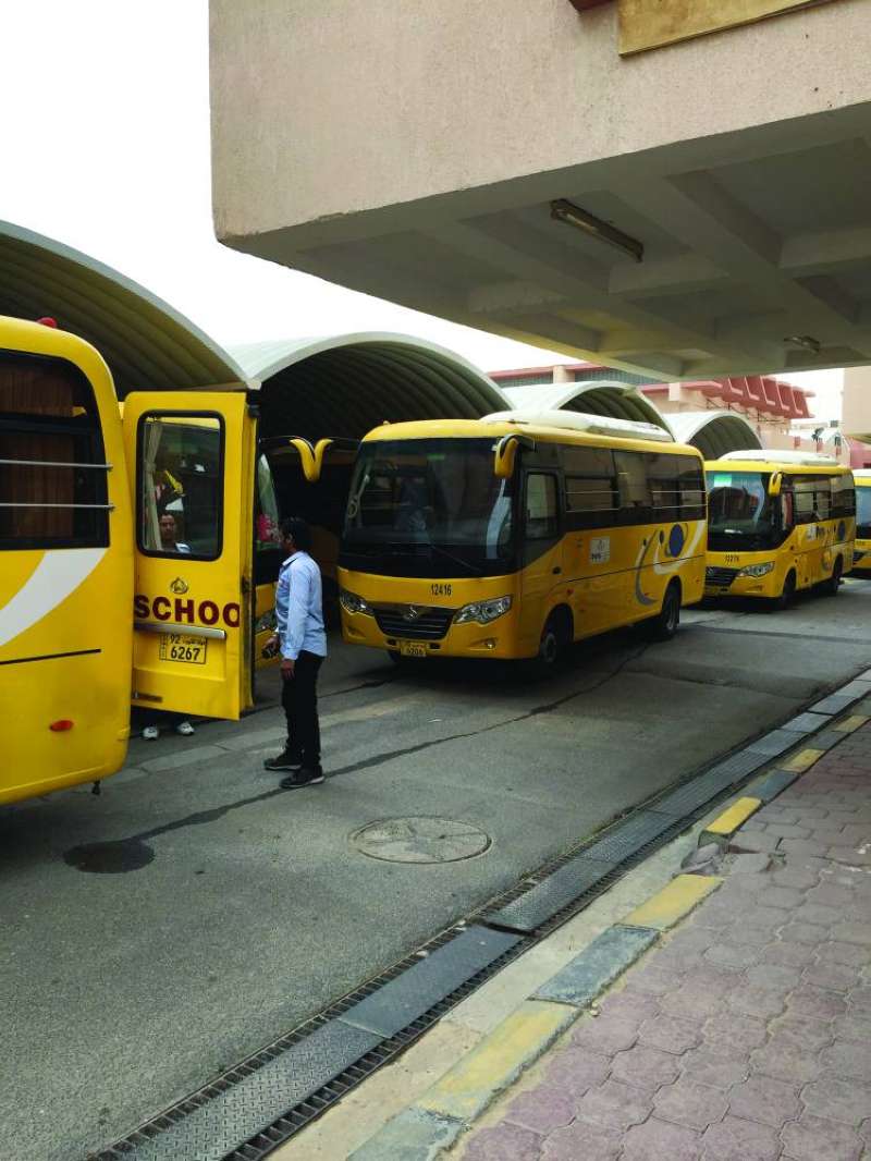 حافلات المدارس جاهزة لنقل الطلبة في 3 مناطق تعليمية