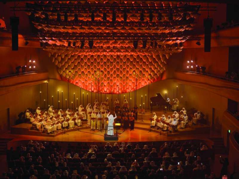 المايسترو خالد نوري يقود فرقته الموسيقية 