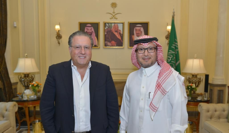 بخاري تناول مع رئيس تجمع «كلنا لبيروت» محمد شقير خلال استقباله في اليرزة انتظام الحياة السياسية والاستحقاق الانتخابي 