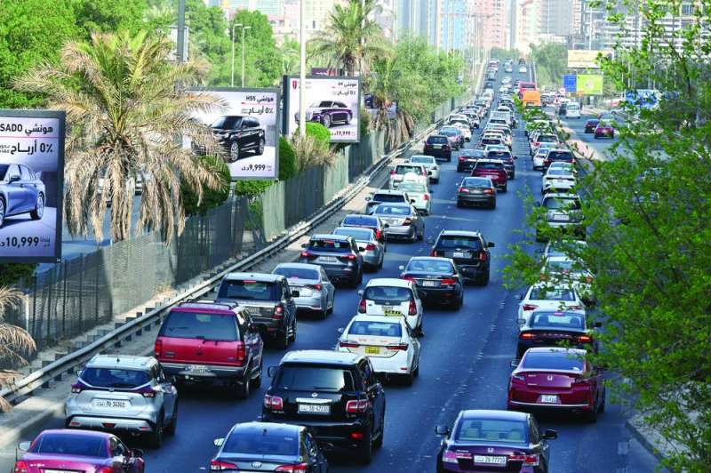 كثافة سير من دون اختناقات	 (تصوير أسعد عبدالله) 