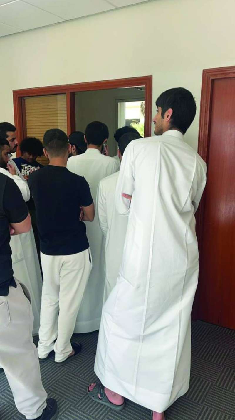 تكدس أمام أحد مكاتب التسجيل