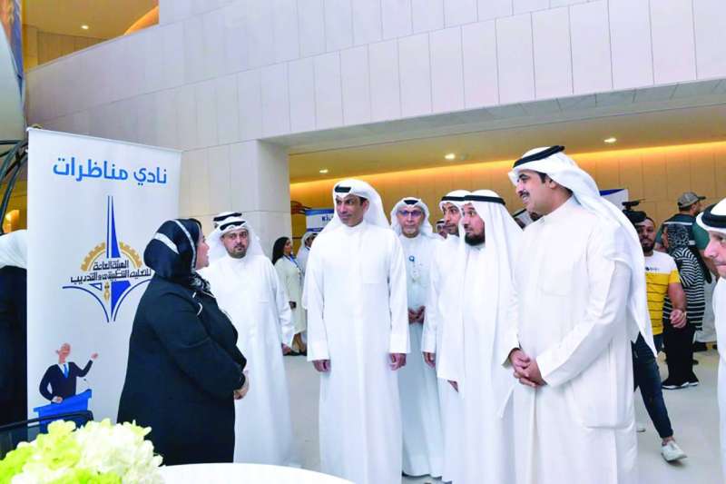 جولة في المعرض المرافق