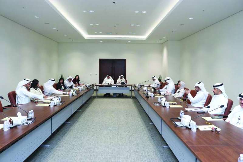 جانب من اجتماع لجنة محافظة حولي بالمجلس البلدي