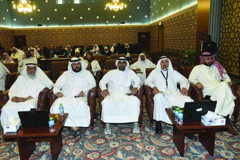 جانب من الحضور في افتتاح الندوة