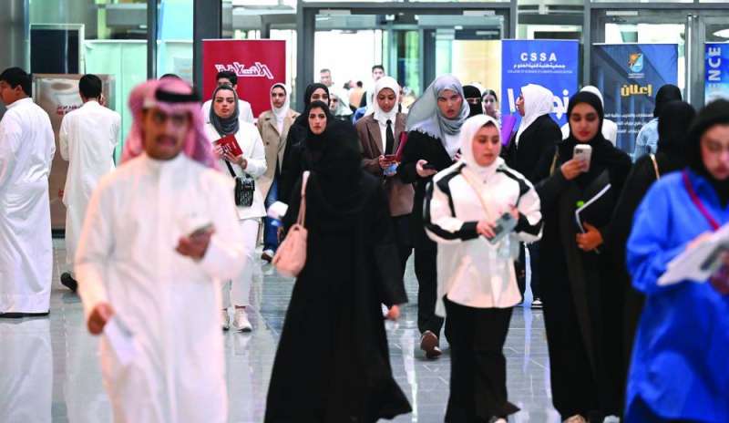 إقبال متفاوت بين كليات الجامعة على الاقتراع 	(تصوير أسعد عبدالله) 