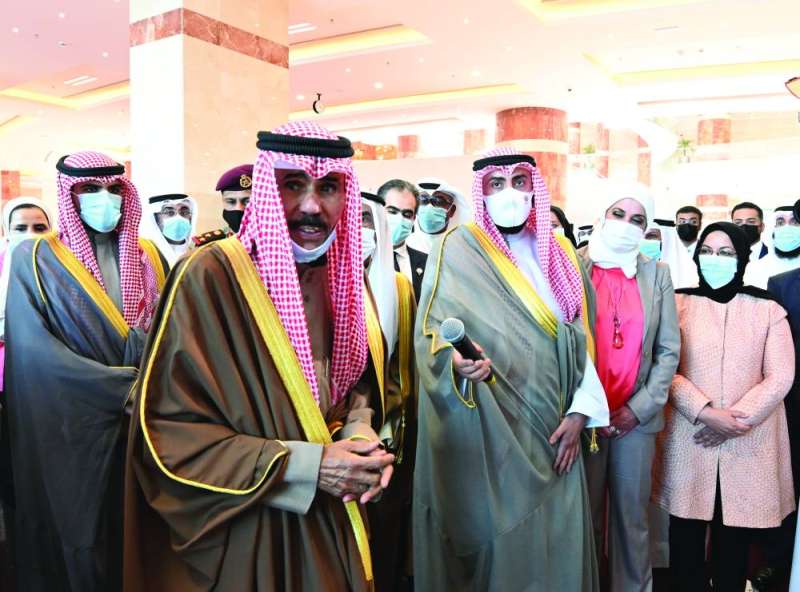 


سمو الأمير خلال زيارة لوزارة الصحة (16 نوفمبر 2020) 